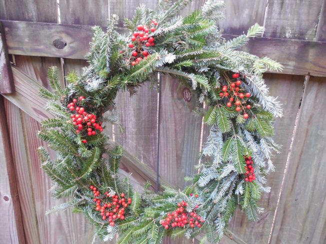 Homemade Christmas wreath with berries idea