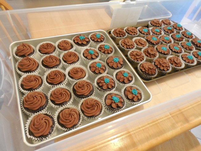 how to transport 150 cupcakes