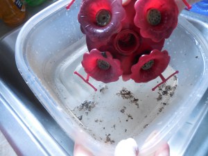 how to clean hummingbird feeder